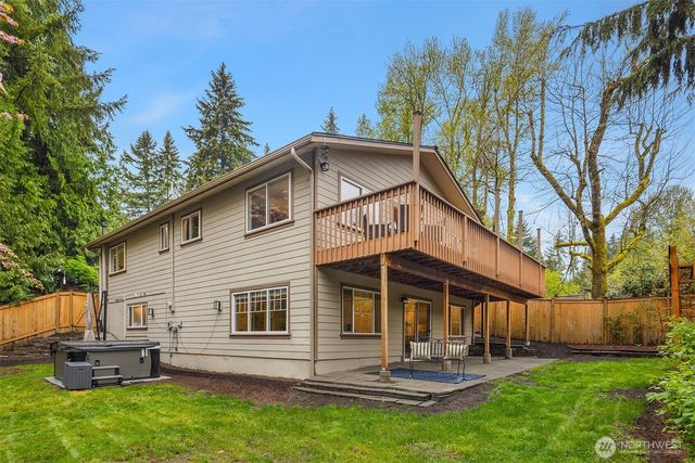 6240 NE 204th Place, Kenmore, WA 98028