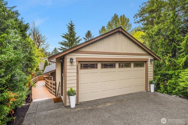 6240 NE 204th Place, Kenmore, WA 98028