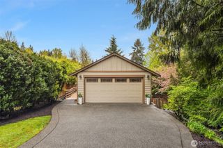 6240 NE 204th Place, Kenmore, WA 98028