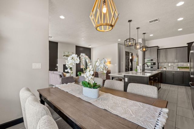 2416 Nugget Street SE, Rio Rancho, NM 87124