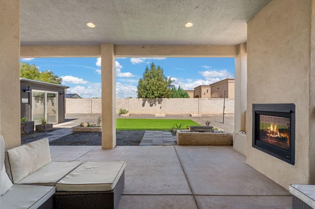 2416 Nugget Street SE, Rio Rancho, NM 87124