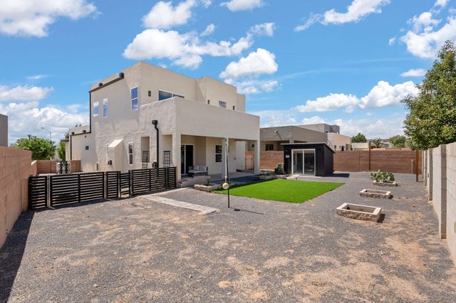 2416 Nugget Street SE, Rio Rancho, NM 87124