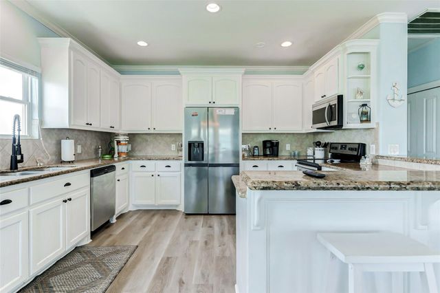 2754 Gulfview Lane, Crystal Beach, TX 77650