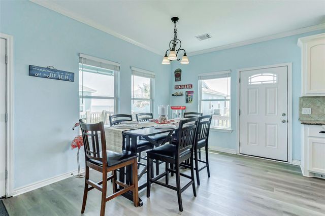 2754 Gulfview Lane, Crystal Beach, TX 77650