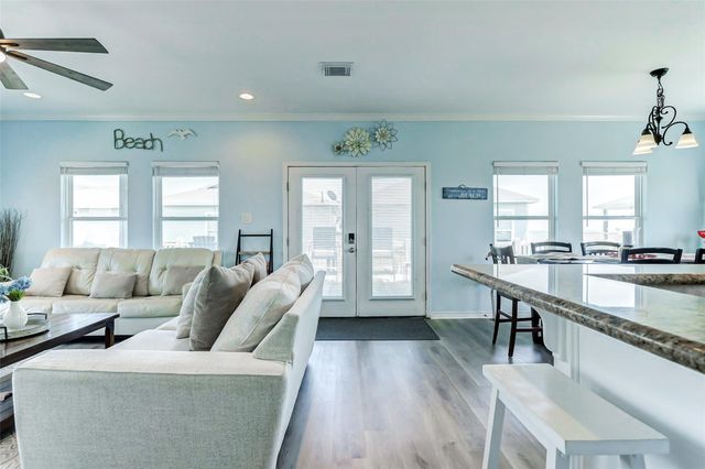 2754 Gulfview Lane, Crystal Beach, TX 77650