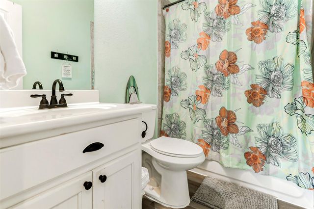 2754 Gulfview Lane, Crystal Beach, TX 77650