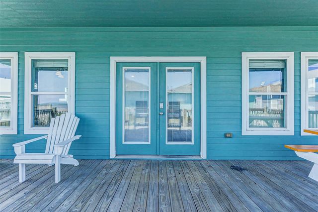 2754 Gulfview Lane, Crystal Beach, TX 77650