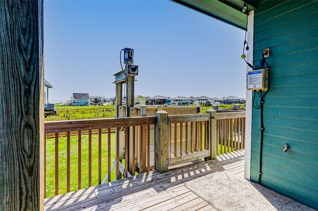 2754 Gulfview Lane, Crystal Beach, TX 77650