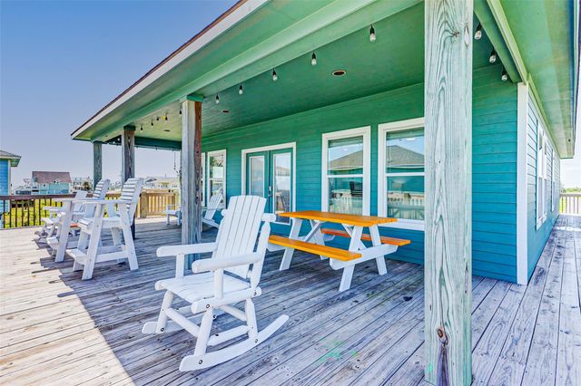 2754 Gulfview Lane, Crystal Beach, TX 77650