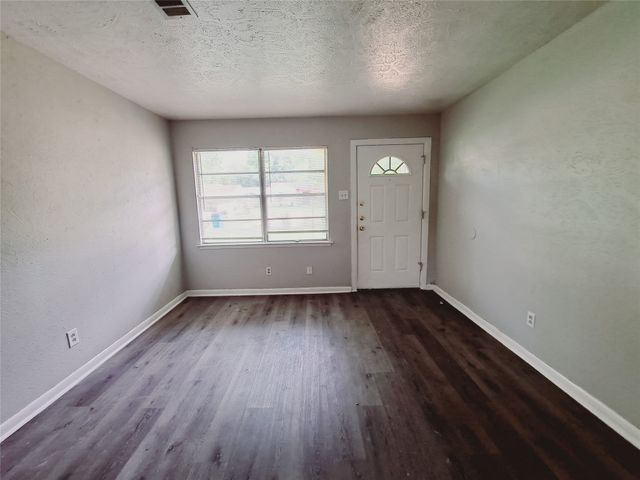 3831 Castle Hills Drive, Dallas, TX 75241