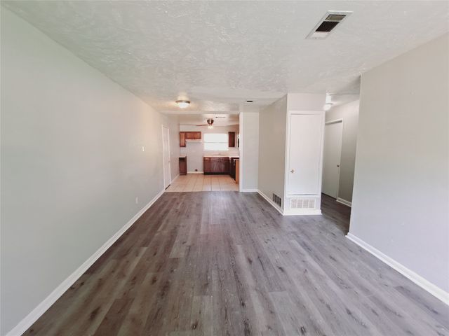 3831 Castle Hills Drive, Dallas, TX 75241