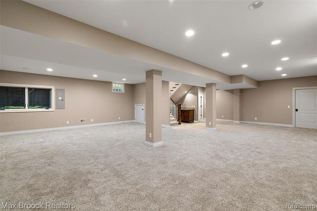698 Hanna Street, Birmingham, MI 48009