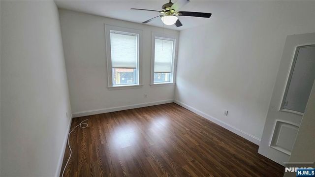 292 Stuyvesant Avenue 290, Lyndhurst, NJ 07071