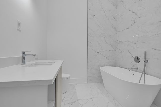 501 W Elm Street 3, Chicago, IL 60610