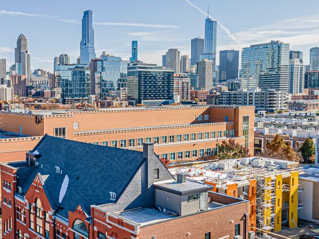 501 W Elm Street 3, Chicago, IL 60610