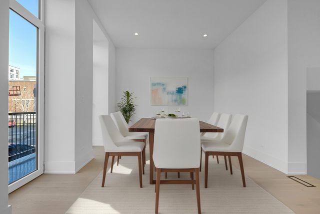 501 W Elm Street 3, Chicago, IL 60610