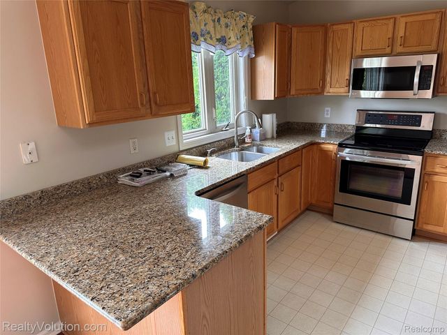 1812 Stoldt Avenue, Imlay City, MI 48444