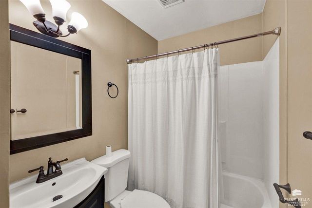 411 W 4th St, Junction City, KS 66441