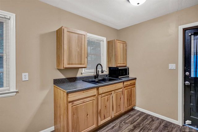 411 W 4th St, Junction City, KS 66441