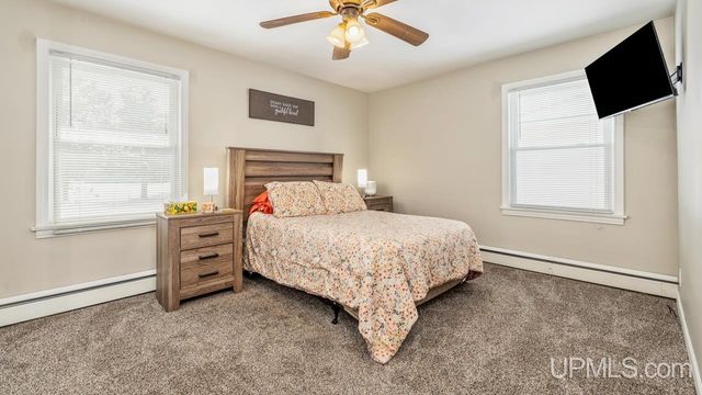 1605 S 17th Avenue, Escanaba, MI 49829