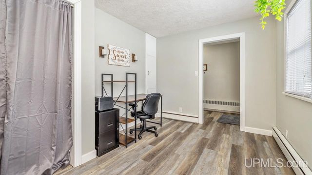 1605 S 17th Avenue, Escanaba, MI 49829