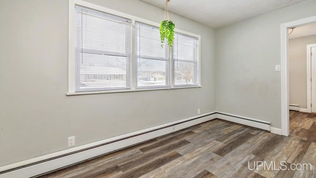 1605 S 17th Avenue, Escanaba, MI 49829