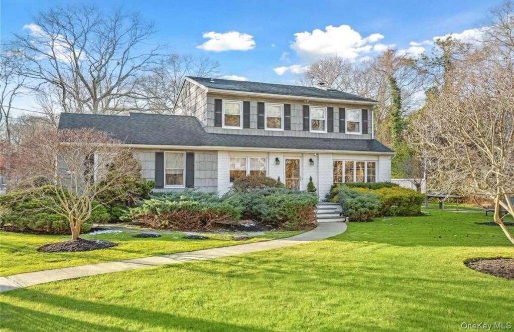 23 N Westbury Road, Hampton Bays, NY 11946