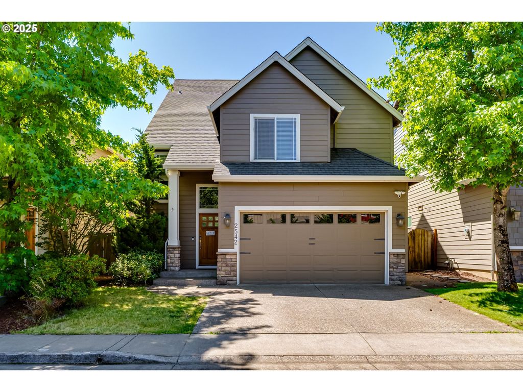2542 BELLE TERRA Dr, Eugene, OR 97408