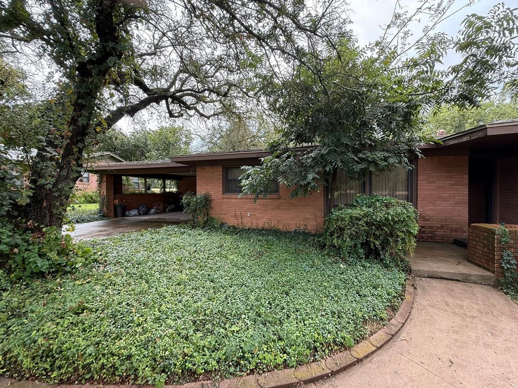 7732 Delhi Road, Woodway, TX 76712