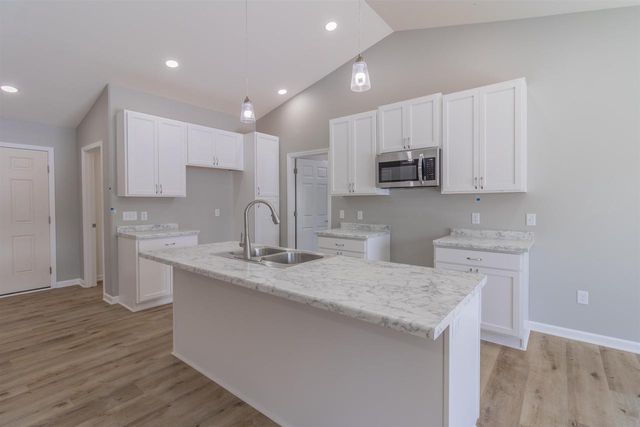 860 TORREY PINES WAY, Plover, WI 54467