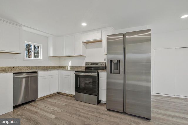 1660 BAY RIDGE RD, Edgewater, MD 21037