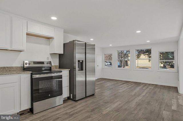 1660 BAY RIDGE RD, Edgewater, MD 21037