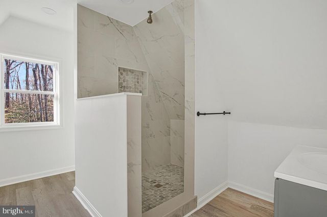 1660 BAY RIDGE RD, Edgewater, MD 21037