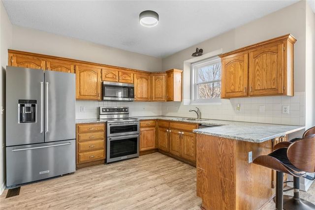 21704 W 49th Street, Shawnee, KS 66226