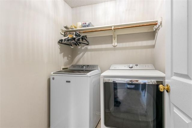 21704 W 49th Street, Shawnee, KS 66226