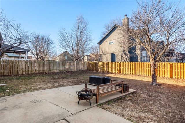 21704 W 49th Street, Shawnee, KS 66226