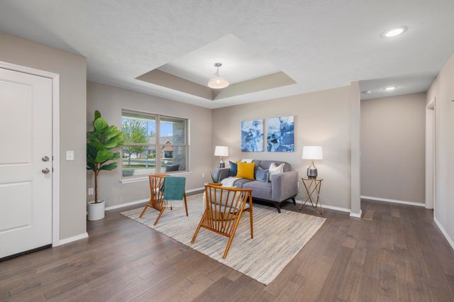 1353 N Sandy Creek Circle, Nixa, MO 65714