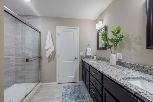 1353 N Sandy Creek Circle, Nixa, MO 65714