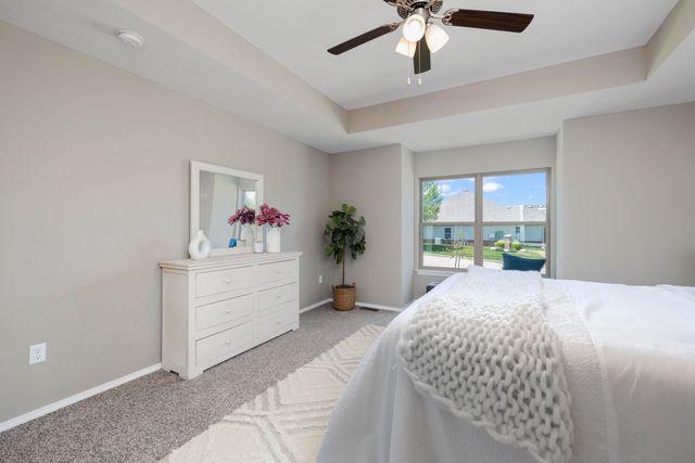 1353 N Sandy Creek Circle, Nixa, MO 65714