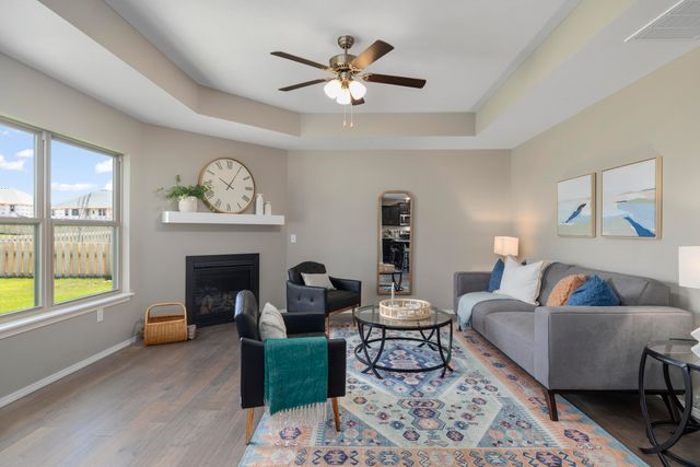 1353 N Sandy Creek Circle, Nixa, MO 65714