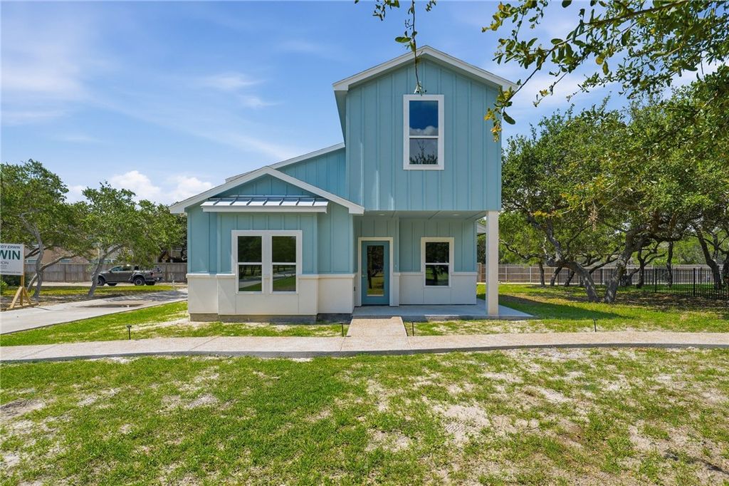 150 Lavaca Cir, Rockport, TX 78382 — exterior