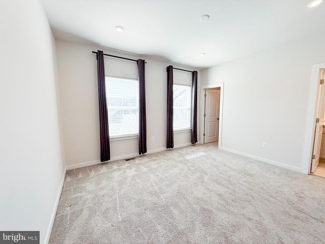 17914 WOODS OVERLOOK DR, Dumfries, VA 22026