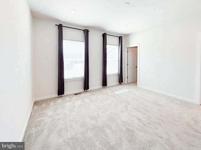 17914 WOODS OVERLOOK DR, Dumfries, VA 22026