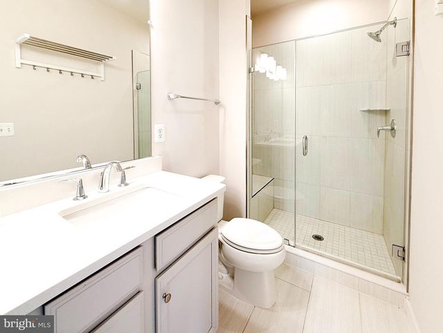 17914 WOODS OVERLOOK DR, Dumfries, VA 22026