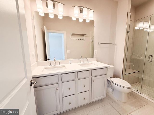 17914 WOODS OVERLOOK DR, Dumfries, VA 22026