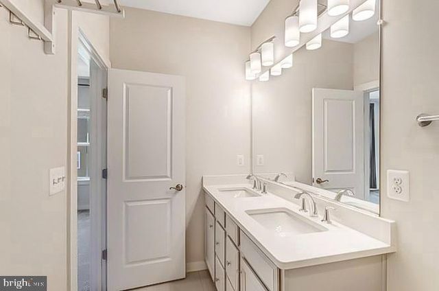 17914 WOODS OVERLOOK DR, Dumfries, VA 22026