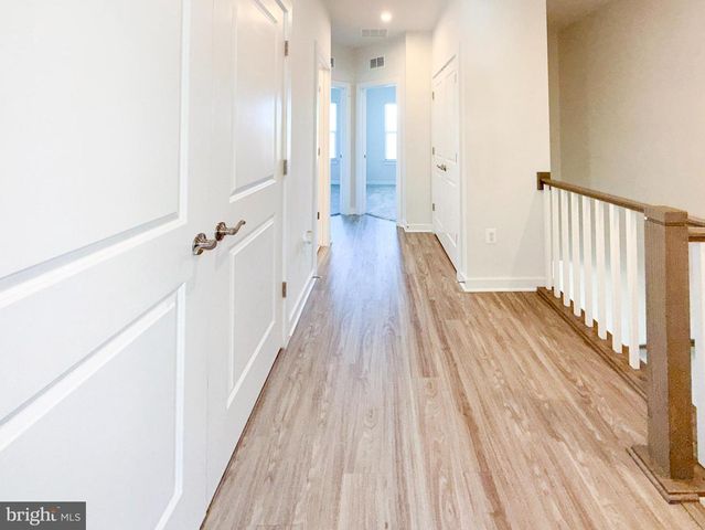 17914 WOODS OVERLOOK DR, Dumfries, VA 22026