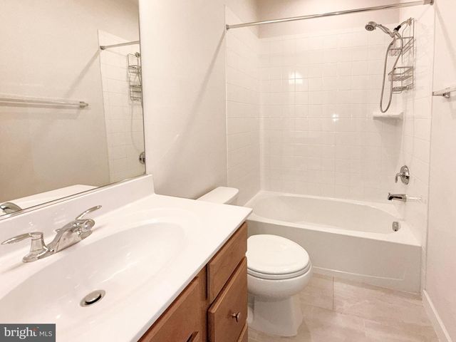 17914 WOODS OVERLOOK DR, Dumfries, VA 22026