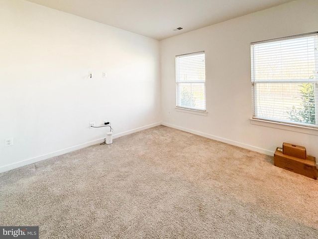 17914 WOODS OVERLOOK DR, Dumfries, VA 22026