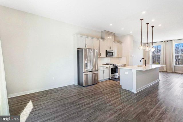 17914 WOODS OVERLOOK DR, Dumfries, VA 22026